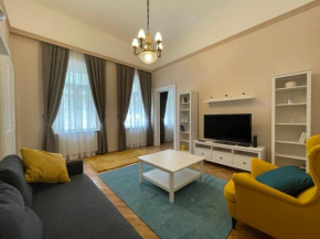 Fullmoon Apartments 1